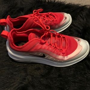 Men’s Nike size 8.5